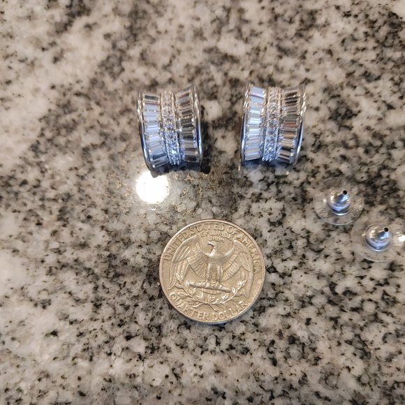 Nolan Miller stud earrings with backs, signed - Picture 16 of 16